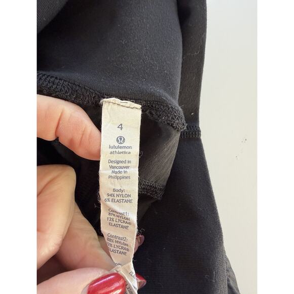 Lululemon Black knee length dance pants high rise pockets size 4 women - Picture 6 of 7